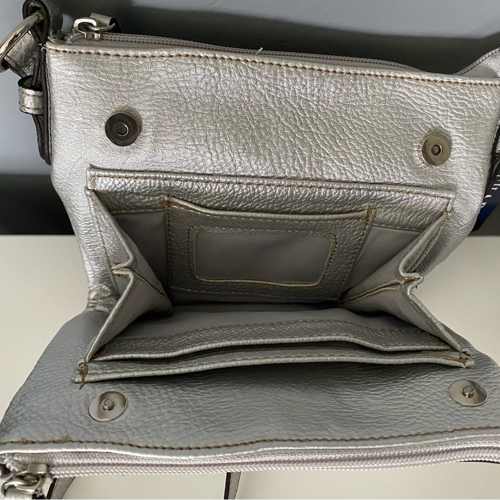 Chap’s Crossbody Purse/Bag - Silver - NWT - Picture 3 of 6